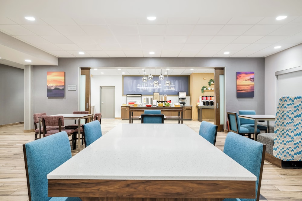 Hampton Inn Fort Myers Downtown - photo 25