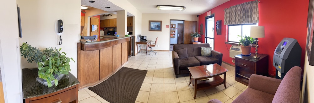 Le Mars Inn & Suites - photo 2