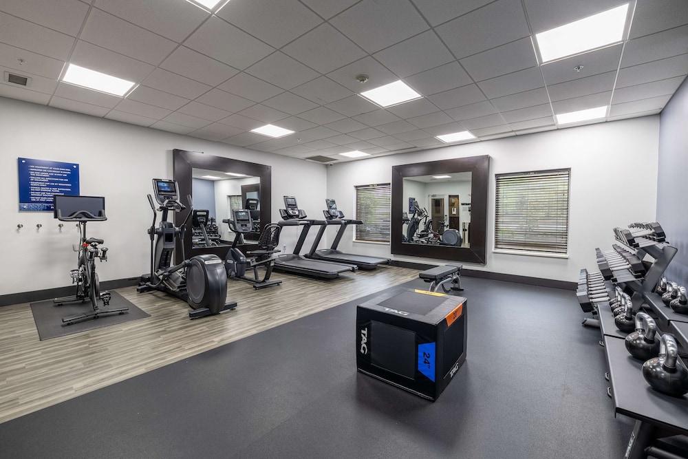 Hampton Inn & Suites Greensboro Coliseum Area - photo 59