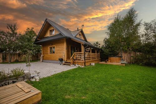 Domek we wsi Pieniny Jezioro Czorsztyńskie — hotel in Krosnica