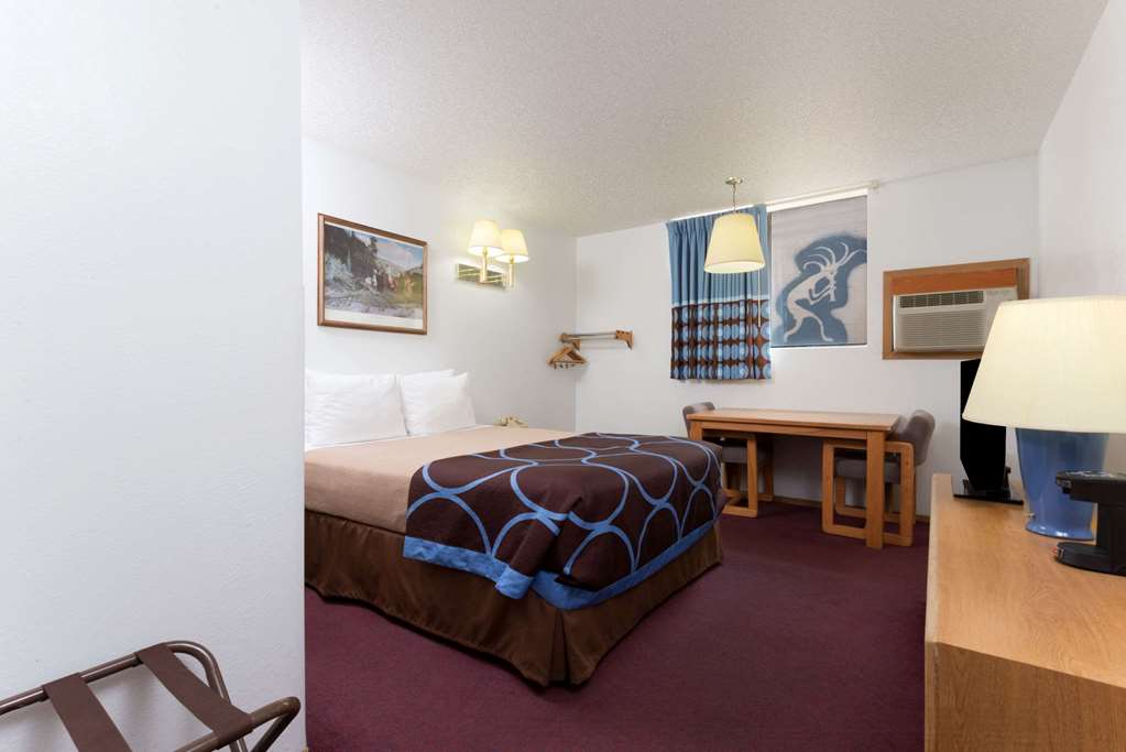 Super 8 by Wyndham Cortez Mesa Verde Area - photo 17