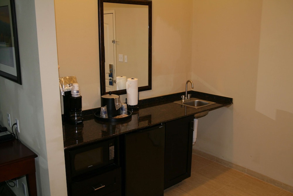 Hawthorn Extended Stay by Wyndham Kilgore - photo 20