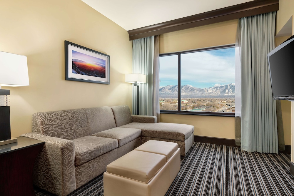 Embassy Suites by Hilton Salt Lake West Valley City - photo 34