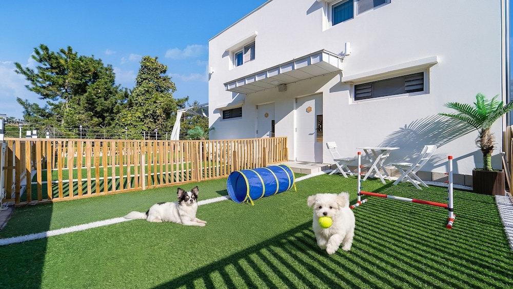 Yeosu Nukim Poolvilla in Yeosu, South Korea