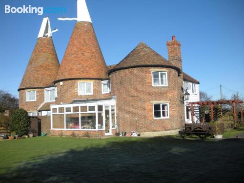 Manor Farm Oast — 5-Star Luxury Hotel in Rye, United Kingdom