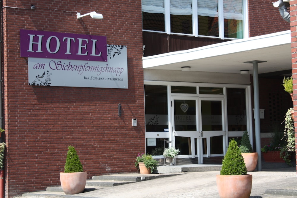 Hotel am Siebenpfennigsknapp — hotel in Luenen