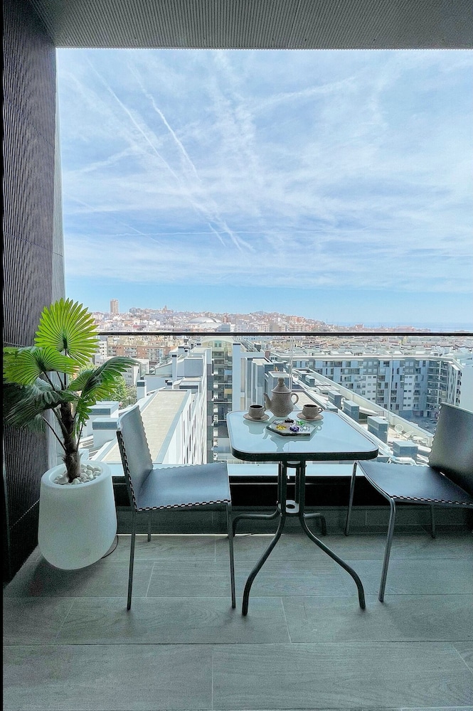 Unik Vacation The Tower — Tarragona