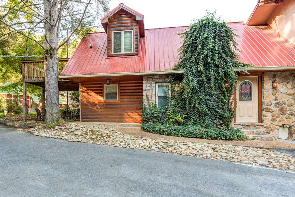 Quality Inn Creekside Downtown Gatlinburg - photo 33