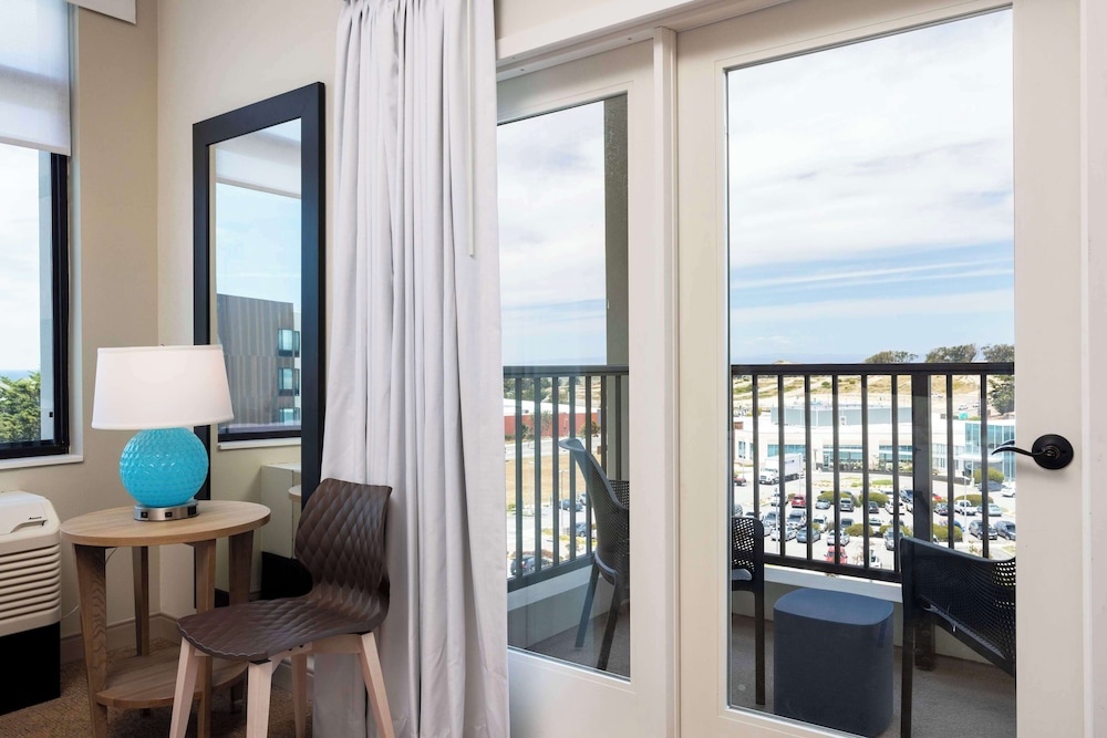 Home2 Suites by Hilton at the Dunes on Monterey Bay - photo 7