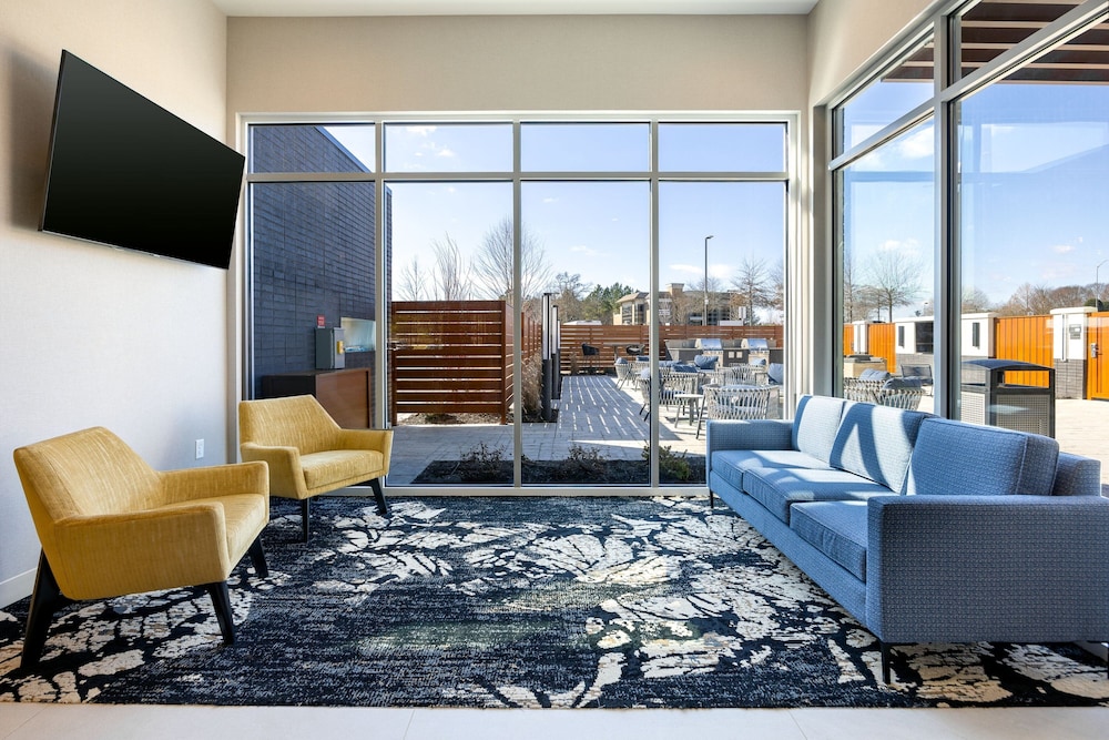 TownePlace Suites Canton Riverstone Parkway - photo 3