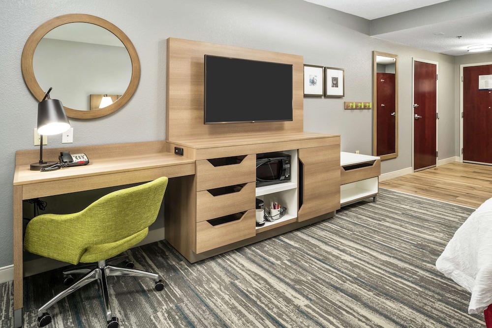 Hampton Inn Wilson Downtown - photo 20