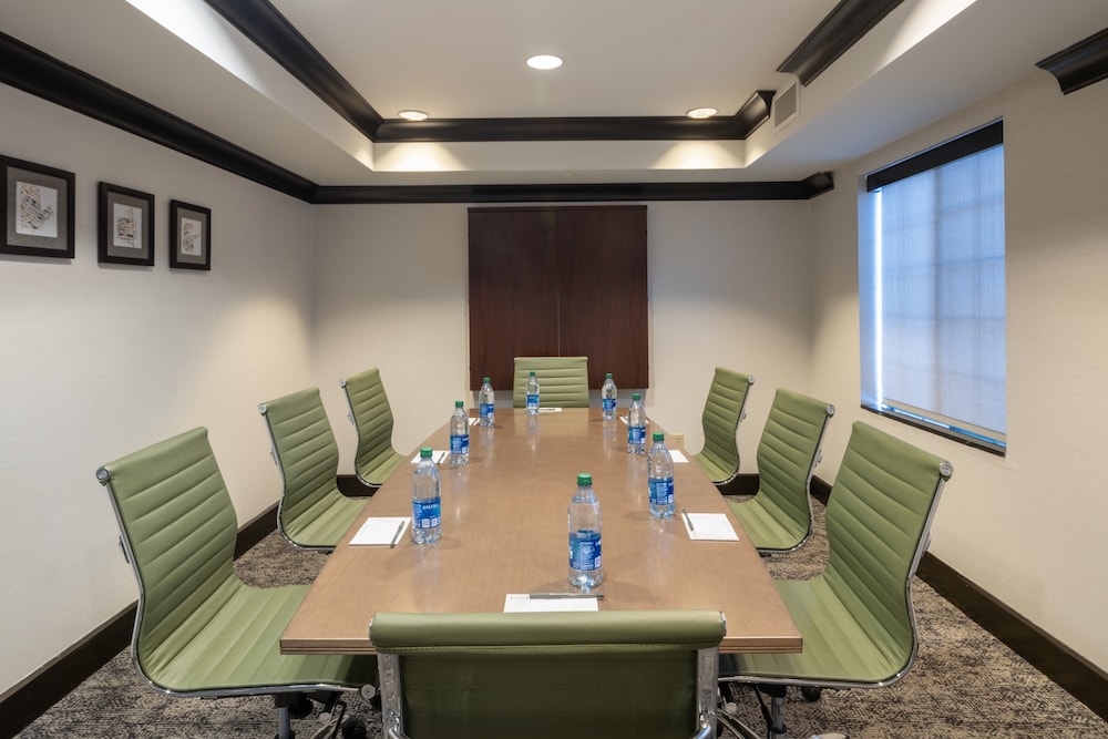 Staybridge Suites Columbus Dublin - photo 45