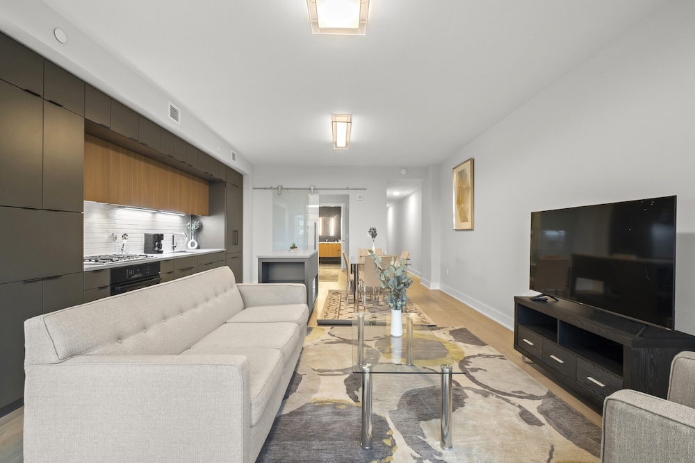 Global Luxury Suites at Tribeca - photo 37