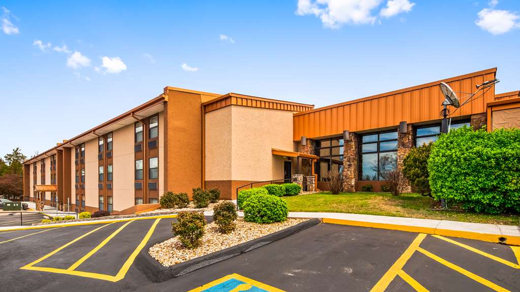 Best Western Center Pointe Inn - photo 36
