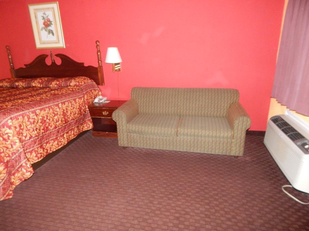 Sunrise Inn Brownsville - photo 6