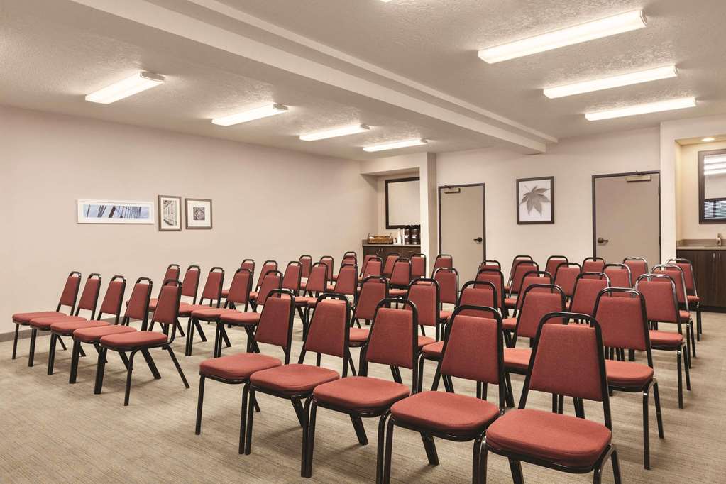 Country Inn & Suites by Radisson Prineville OR - photo 19