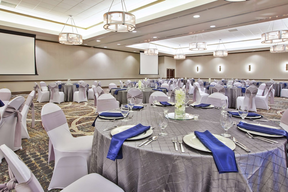 Embassy Suites Columbus Airport - photo 38