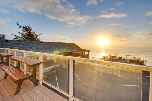 Oceanside Inn — Tillamook