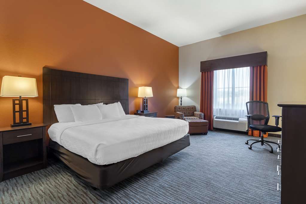 Best Western Plus Longhorn Inn & Suites - photo 21