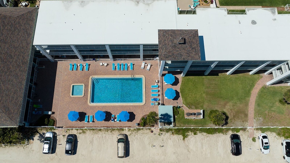 Coastal Waters Inn - photo 164