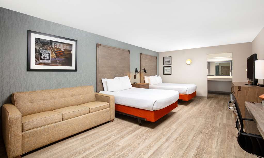 Best Western Plus King's Inn & Suites - photo 4