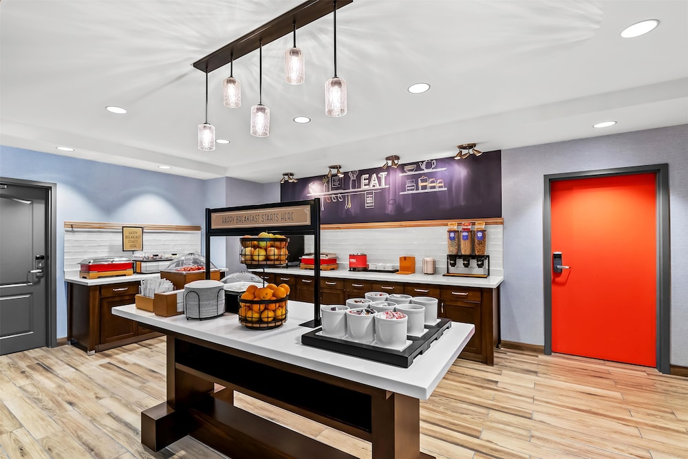 Hampton Inn Omaha West Dodge Road - photo 24