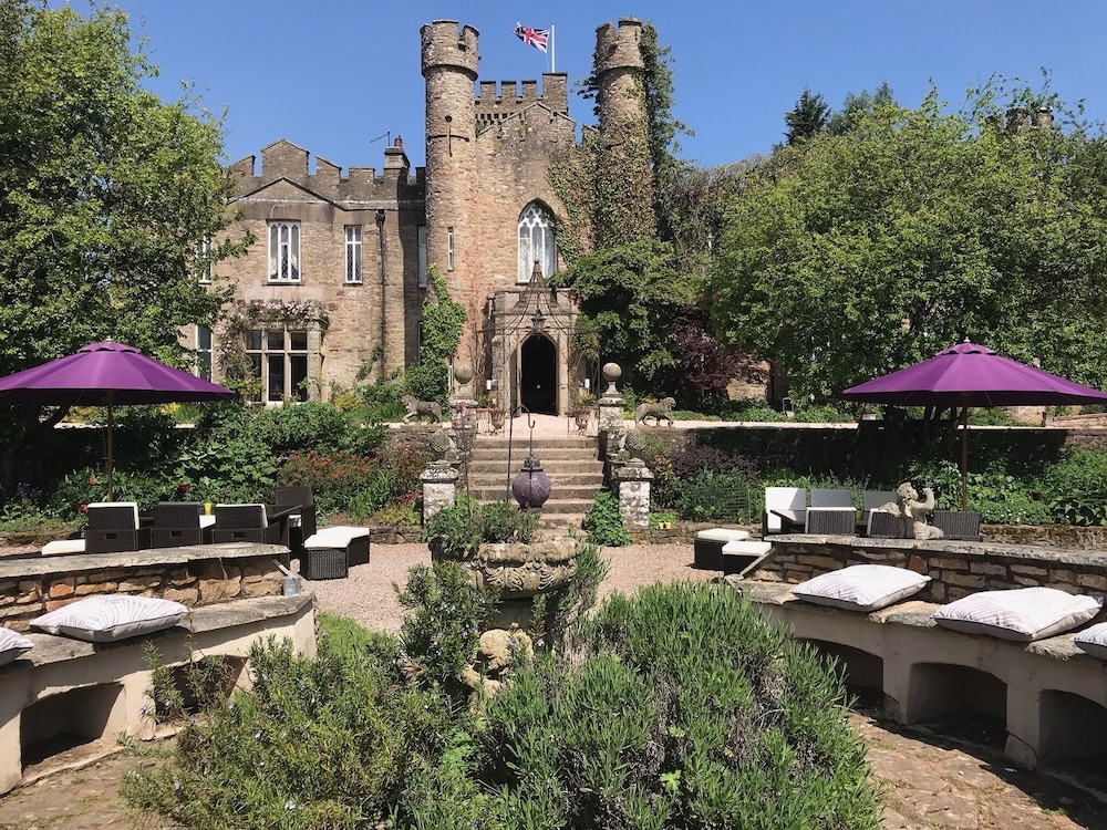 Augill Castle — 4-Star Luxury Hotel in Kirkby Stephen, United Kingdom