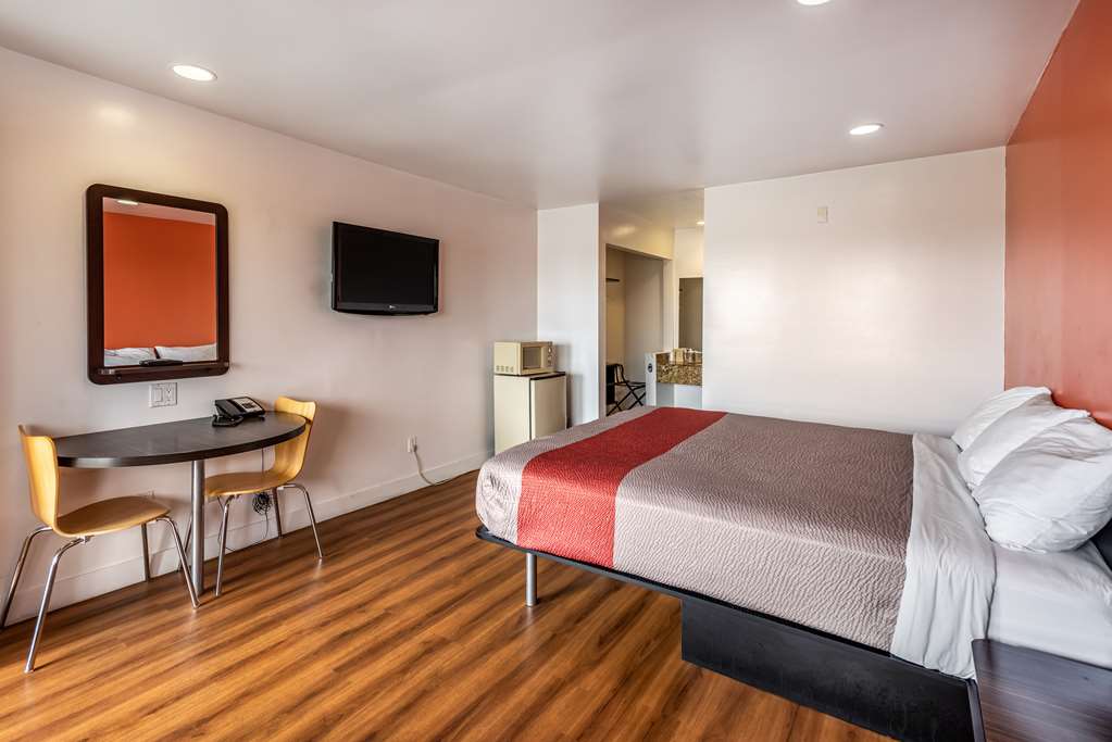 Motel 6 Gardena CA South - photo 12