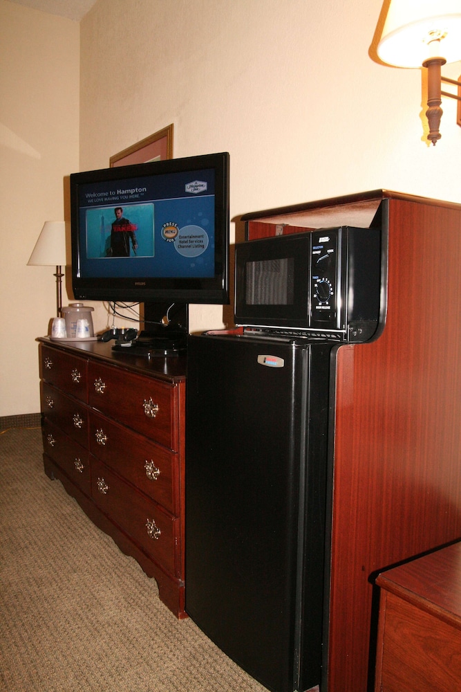 Hampton Inn Beaufort - photo 7