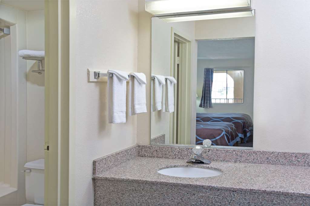 Super 8 by Wyndham Suwanee - photo 6