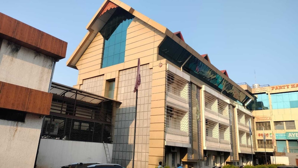 Palika Hotel — Hassan