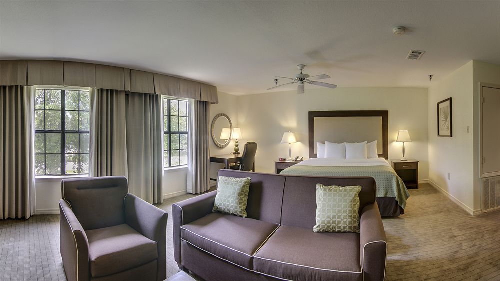 Clarion Inn & Suites Conference Center - photo 6