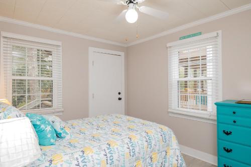 Bill's Place by Oak Island Accommodations - photo 5