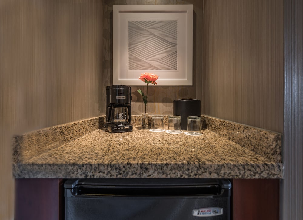 Courtyard by Marriott Bethesda Chevy Chase - photo 8