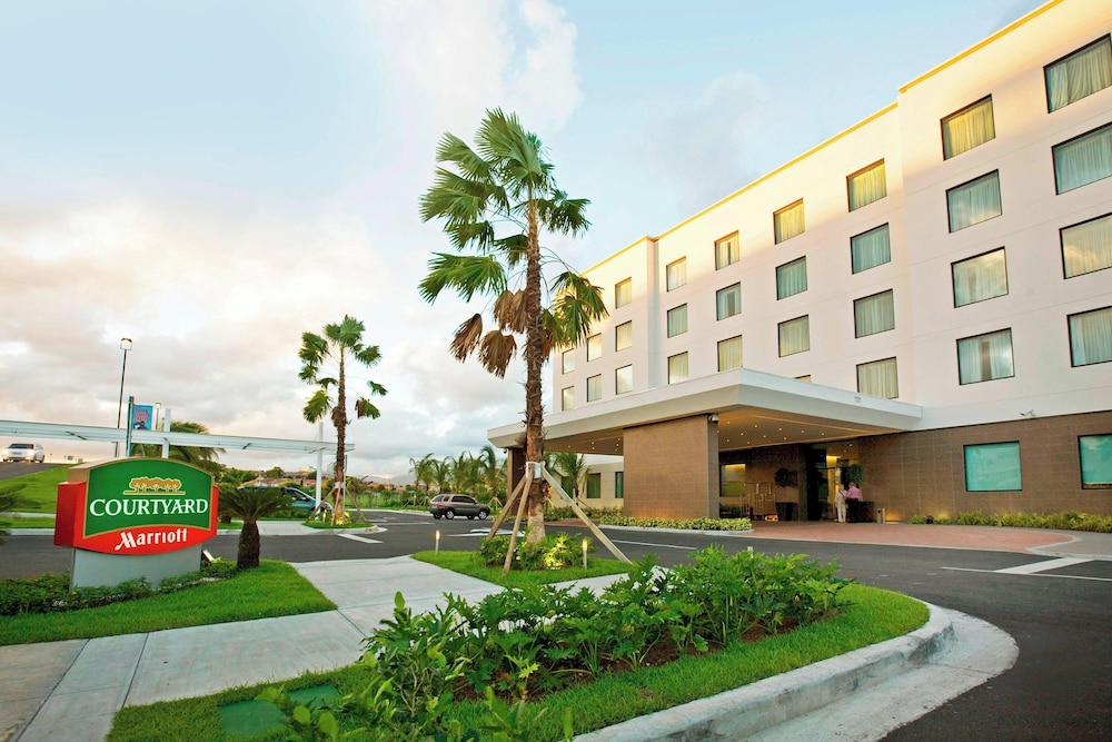 Courtyard by Marriott Panama Metromall in San Miguelito, Panama
