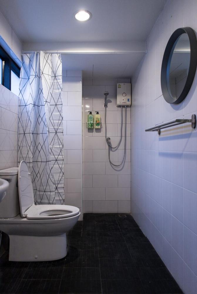 T2 2 Bedrooms 6 guests Full kitchen 1 min to BTS
