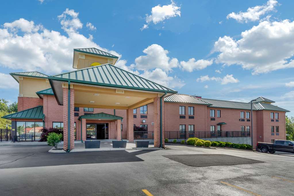 Comfort Inn Lenoir City Knoxville — Lenoir