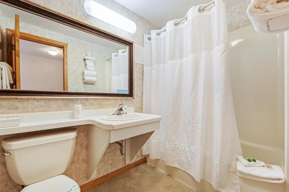 Chanticleer Inn - photo 21