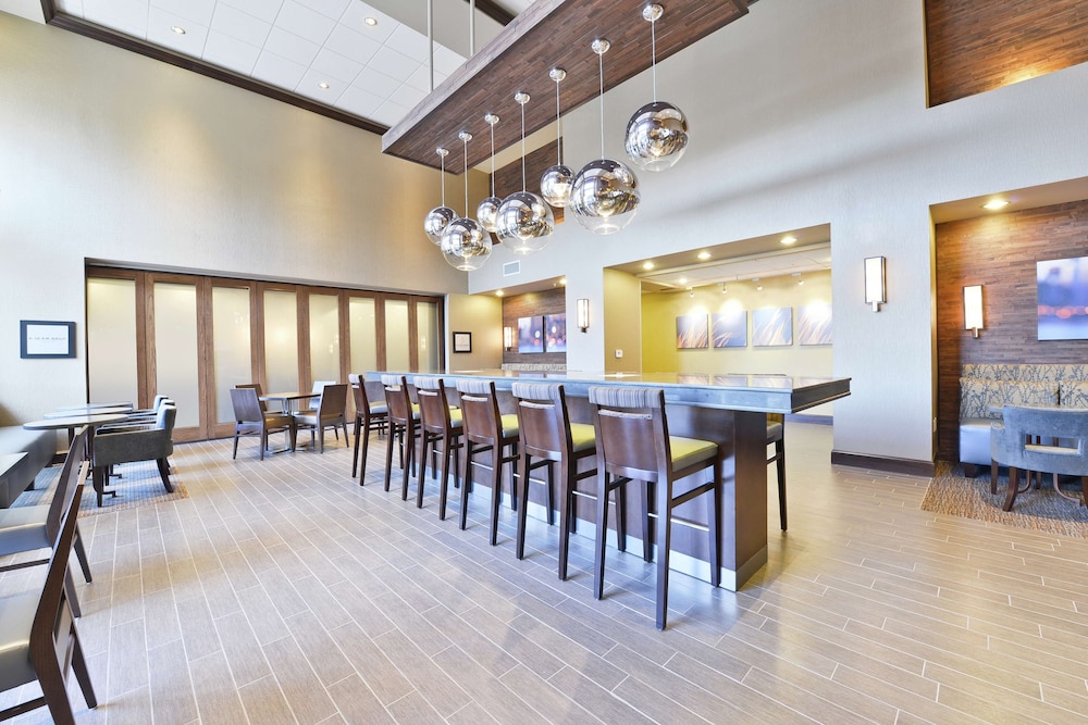 Hampton Inn & Suites Greensboro Coliseum Area - photo 73