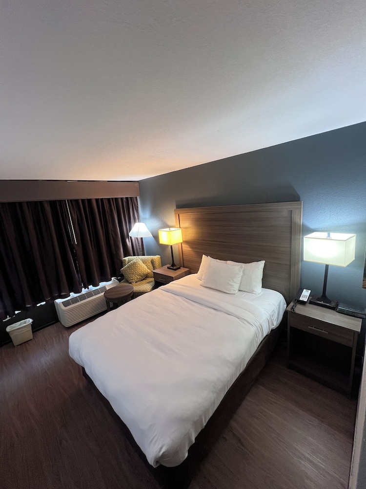 Quality Inn Asheville Airport - photo 8