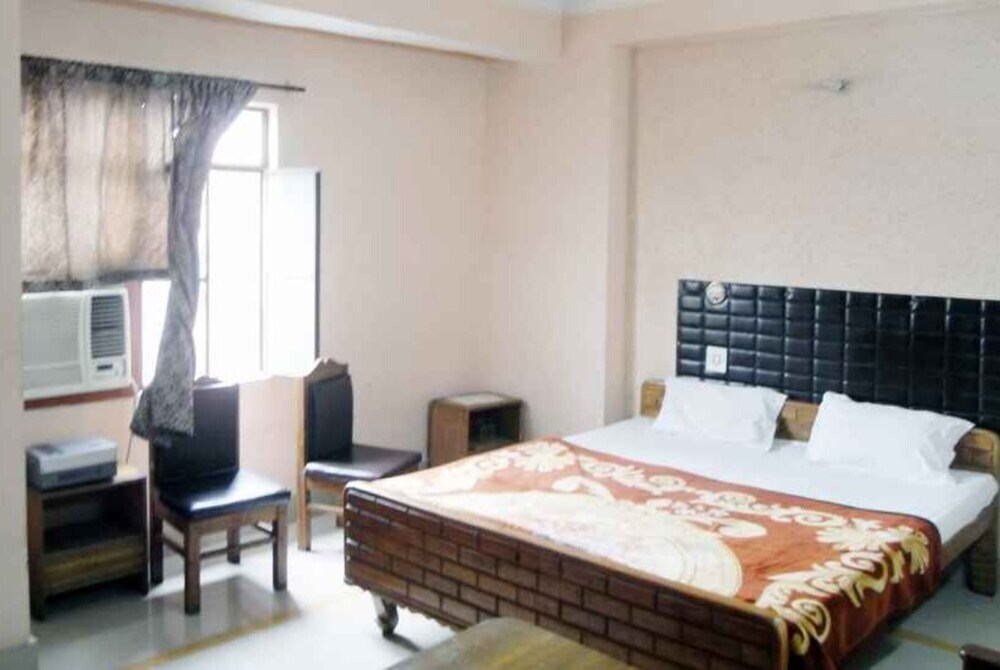 Goroomgo Welcome Palace Patna in Patna, India