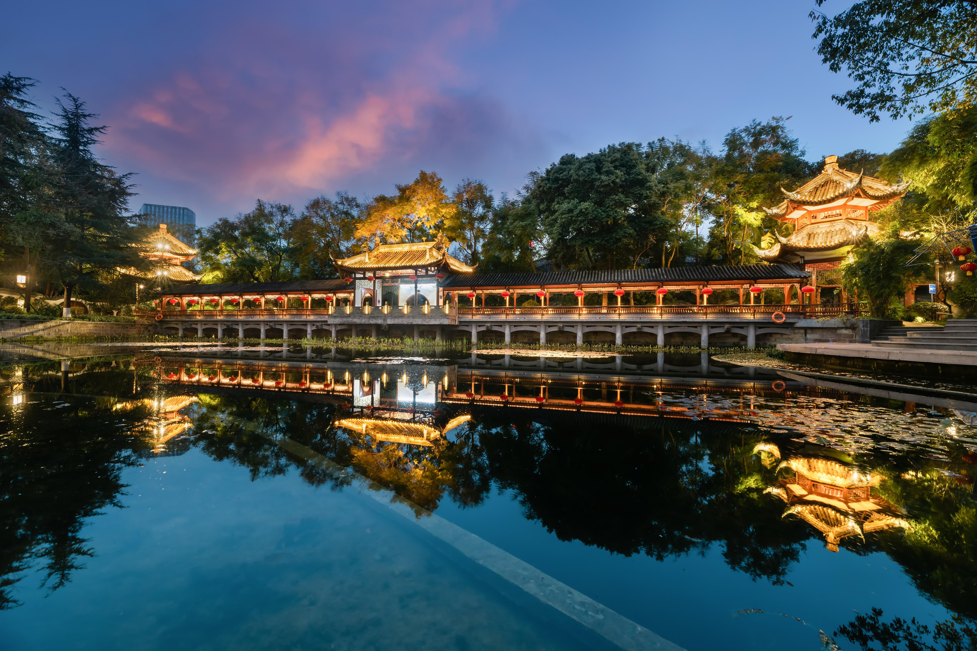 Manxin Hotel Chengdu Broad And Narrow Alley — 4-Star Luxury Hotel in Chengdu, People's Republic of China