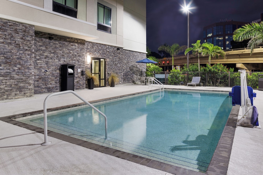 Hampton Inn Fort Myers Downtown - photo 20