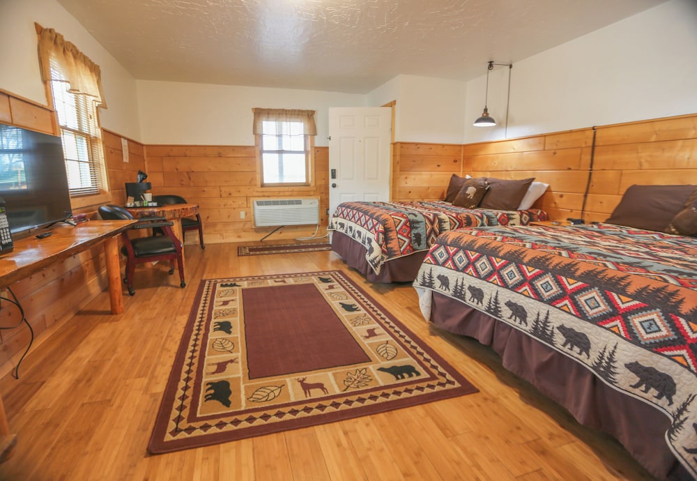 Chinook Winds Motel - photo 60