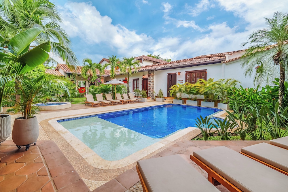 Casa Linaje Hotel Boutique Cauca Viejo Mayores de 10 años — 4-Star Luxury Hotel in Jerico, Colombia