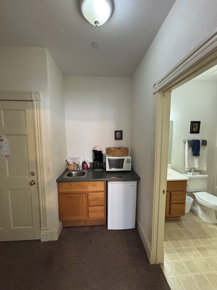 Hermann Crown Suites - photo 103