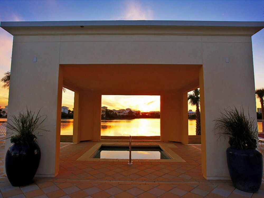 Carillon Beach Resort Inn - photo 28