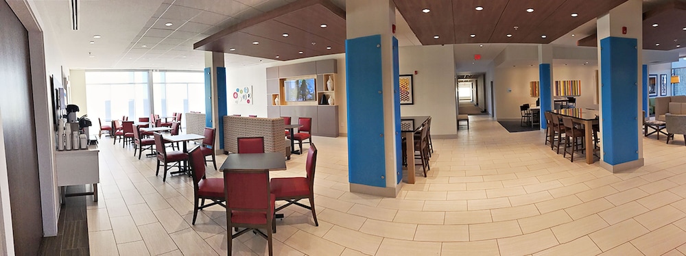 Holiday Inn Express & Suites Rantoul by IHG - photo 40