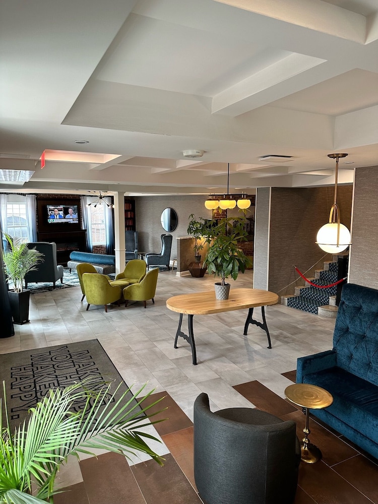 Hampton Inn & Suites Huntington Downtown - photo 24