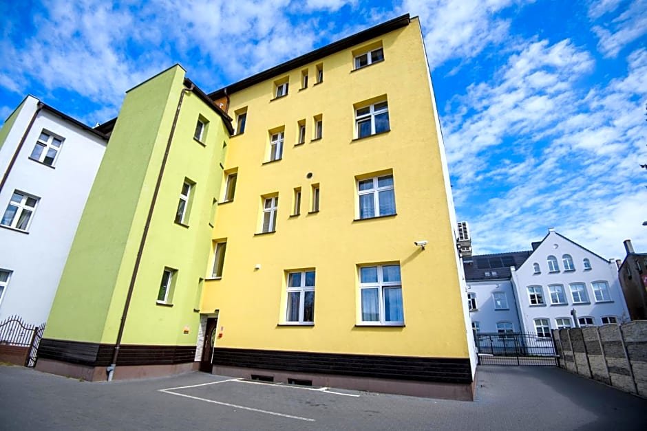 Eldom NOCLEGI Kolejowa 15 Wągrowiec — hotel in Wagrowiec